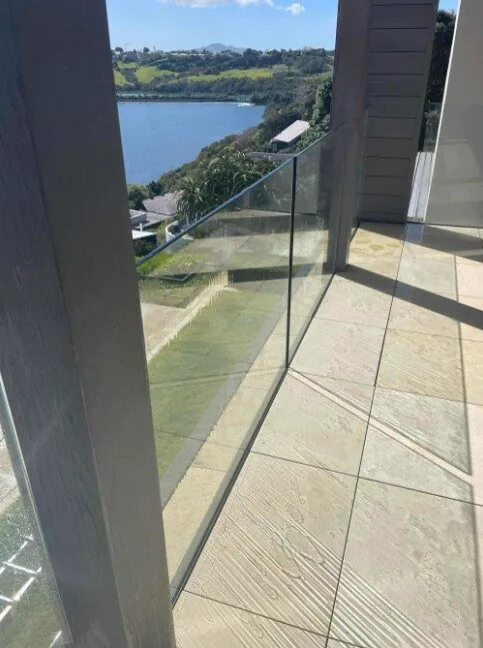 Balcony tiles and glass balustrade: after