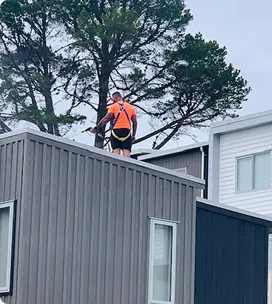 Townhouse cladding being washed at height